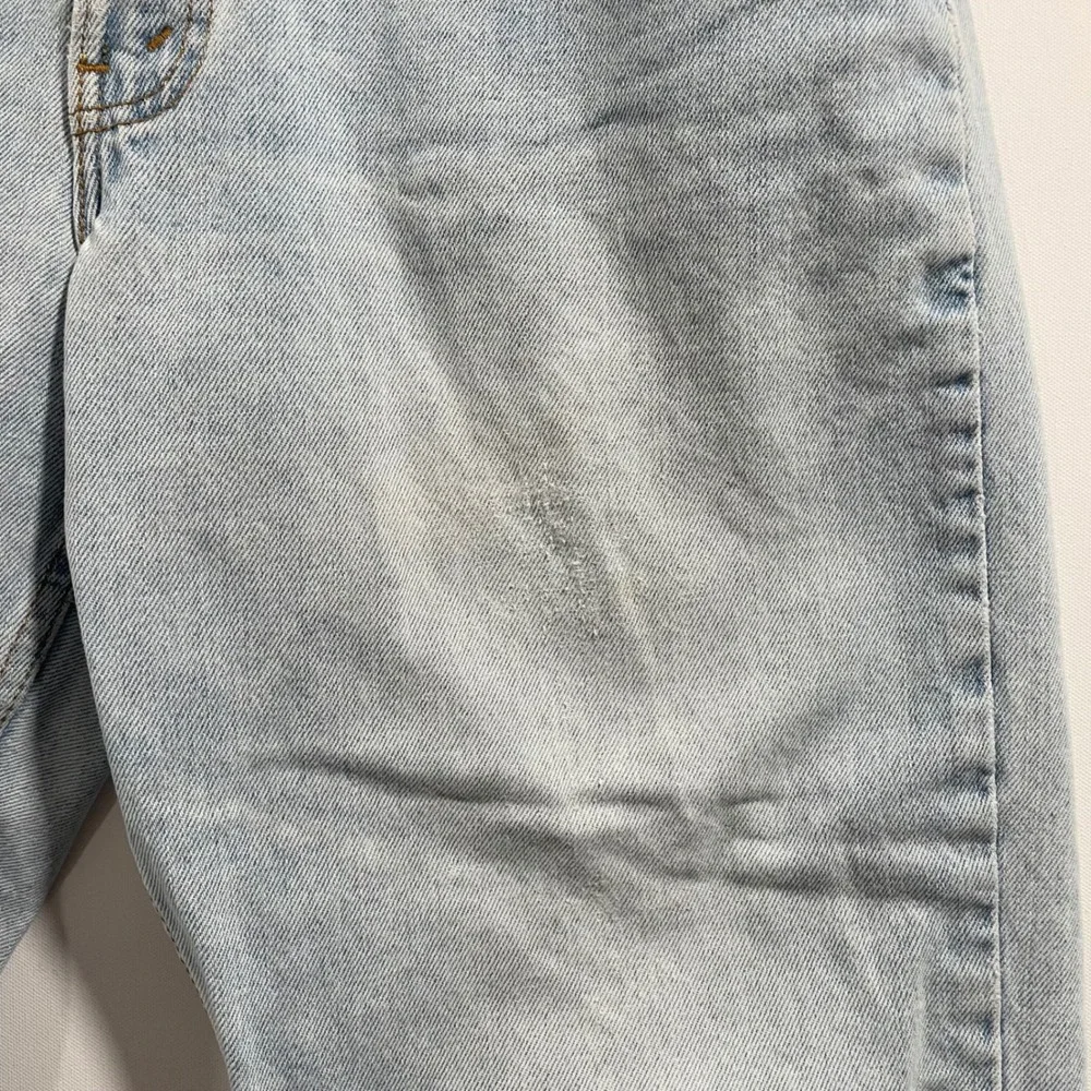 Vintage Levis 550 Relaxed Fit Tapered Leg Jeans Light Wash Made in USA 36xCut 25